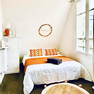 https://studio-deux-pas-de-larc-de-triomphe-et-des-champs-lyses.fr-paris.fr